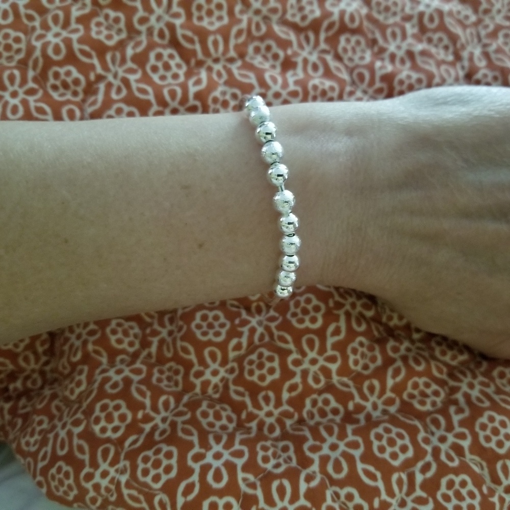 3/$30 Silver NWT Beaded Bangle Bracelet - Picture 2 of 4